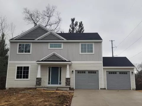 681 N River Hills Dr, Newaygo, MI 49337