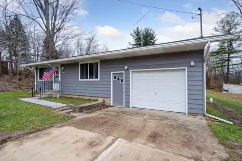 321 E Main St, Rives Junction, MI 49277 photo 4