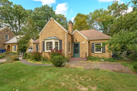 2016 Greenlawn Ave, Kalamazoo, MI 49006
