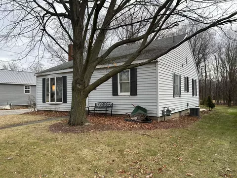 409 S Main St, Scottville, MI 49454