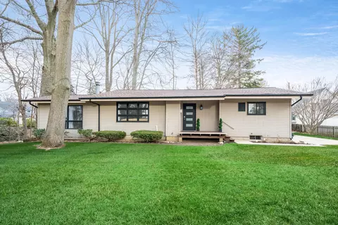 253 Hubbard St, South Haven, MI 49090