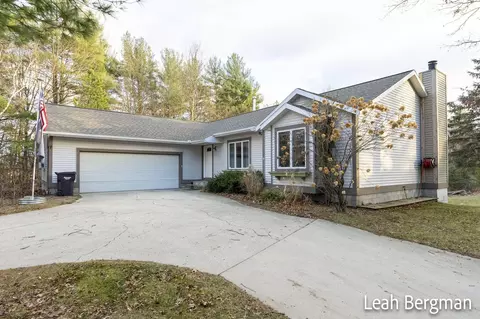 15018 Rich St, West Olive, MI 49460