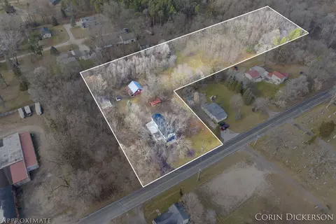 5101 Whites Bridge Rd, Belding, MI 48809