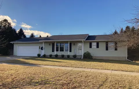853 Orchard St, Belding, MI 48809