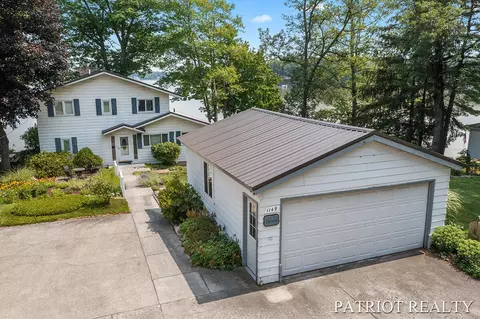 1149 Hess Lake Dr, Grant, MI 49327