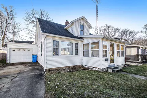 28 Marmont St, Niles, MI 49120