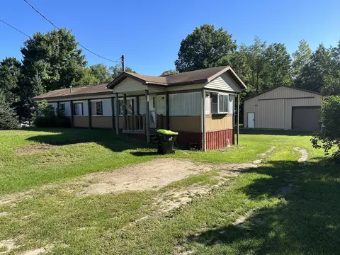 2981 Pleasant Lake Shore Dr, Cadillac, MI 49601