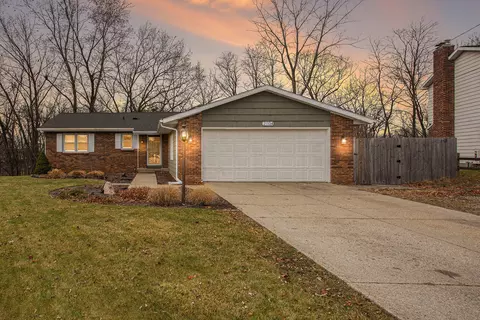 2104 Northview Ct NE, Grand Rapids, MI 49525
