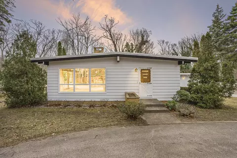 1565 W Norton Ave, Norton Shores, MI 49441
