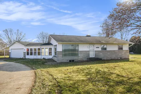 64869 Us 131, Constantine, MI 49042