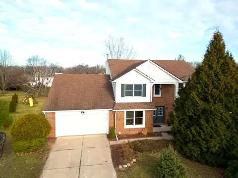 3136 Fawnmeadow Ct, Ann Arbor, MI 48105