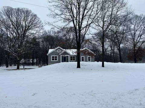 2541 138th Ave, Dorr, MI 49323