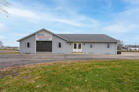 58445 Kerr Creek Rd, Three Rivers, MI 49093