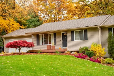 222 Deer Run Dr, Plainwell, MI 49080 photo 4
