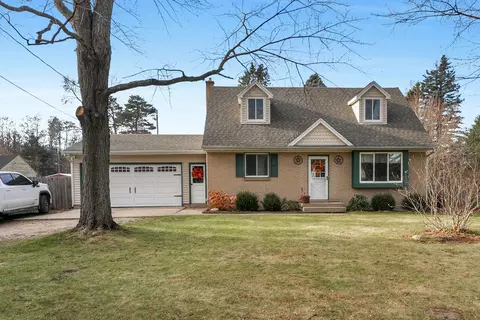 7975 Alpine Ave NW, Sparta, MI 49345