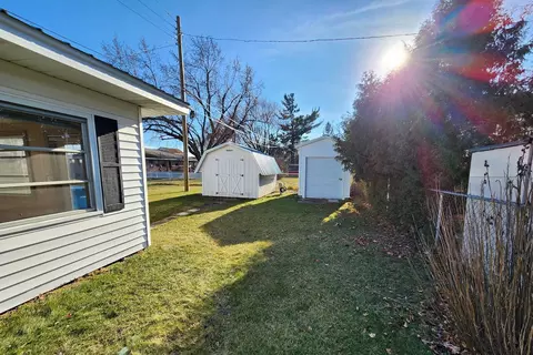 112 E 3rd St, Evart, MI 49631 photo 4