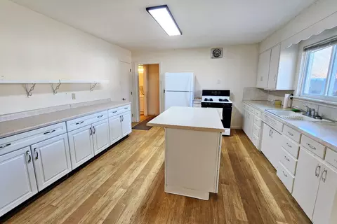 112 E 3rd St, Evart, MI 49631 photo 5