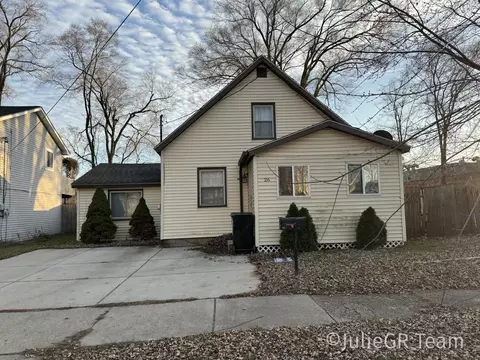 26 Exchange St SE, Wyoming, MI 49548