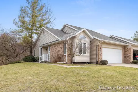2220 Shetland Dr NE #51, Grand Rapids, MI 49505