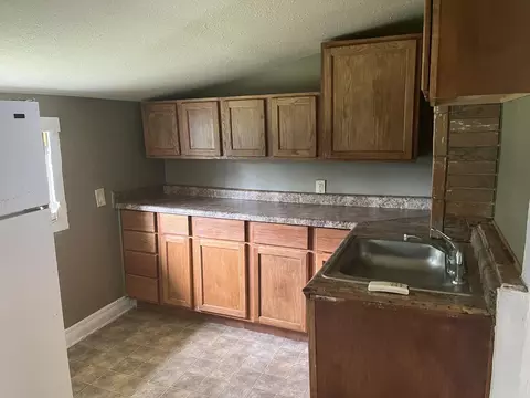 137 Arnold St, Jackson, MI 49202 photo 4