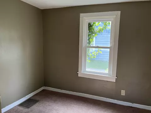 137 Arnold St, Jackson, MI 49202 photo 8