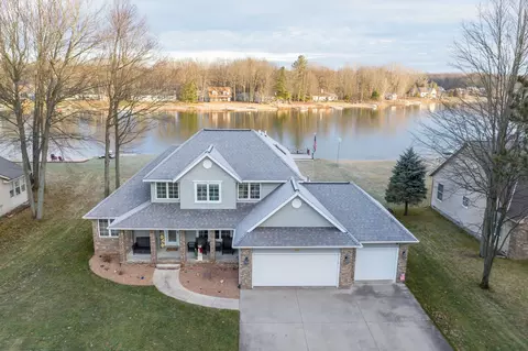 9208 Main St, Canadian Lakes, MI 49346