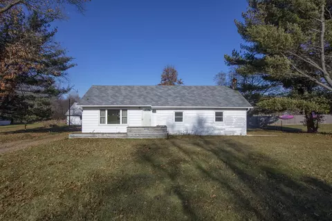 18424 State Line Rd, Edwardsburg, MI 49112