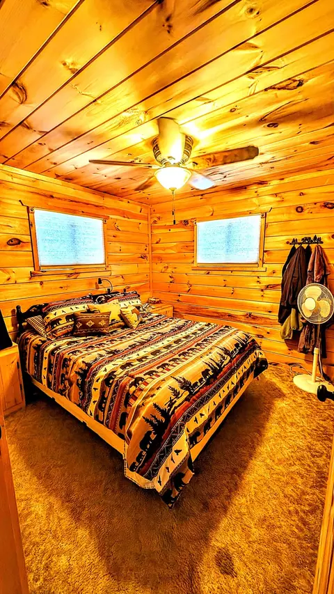 Bedroom - 5305 W 52nd St, Baldwin, MI 49304 photo 2 of 5