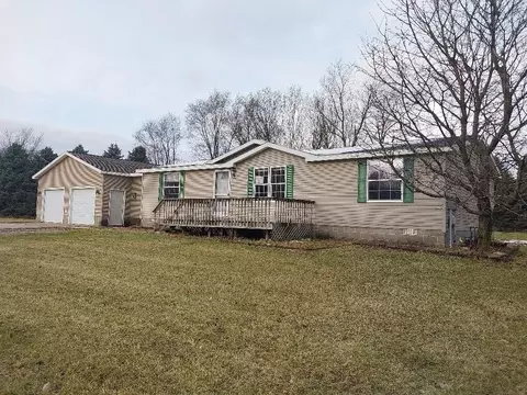 7509 W Orchard Circle Dr, Fremont, MI 49412