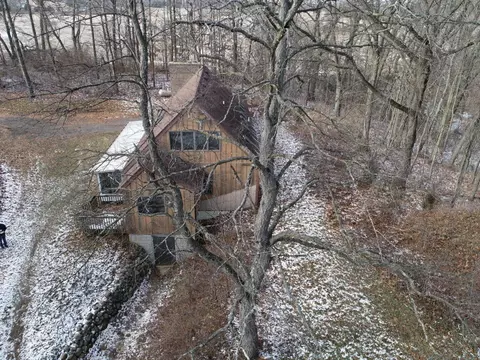 6024 E Chicago Rd, Jonesville, MI 49250