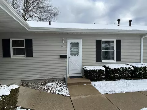 1077 Walnut Grove Dr, Norton Shores, MI 49441