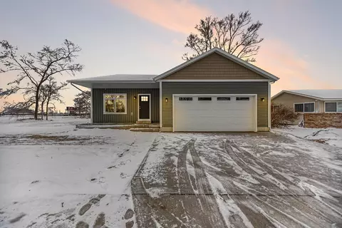 523 Yuba St, Muskegon, MI 49442