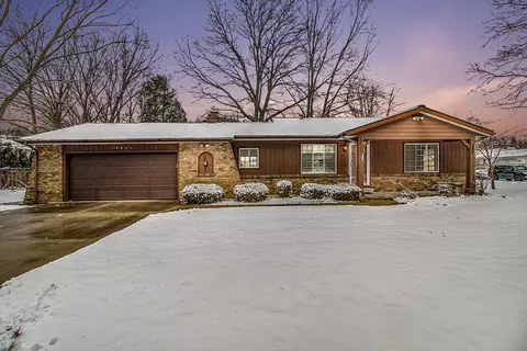 15631 Rannes St, Spring Lake, MI 49456