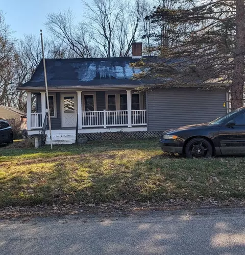 2409 Edgewood Dr, Kalamazoo, MI 49008