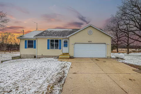 14213 S Juniper Ave, Kent City, MI 49330