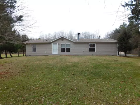 4218 Pier Rd, Benton Harbor, MI 49022