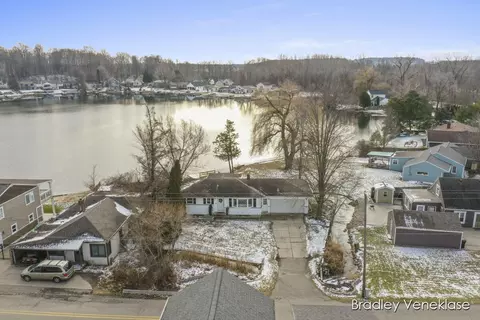 500 S Shore Dr, Caledonia, MI 49316