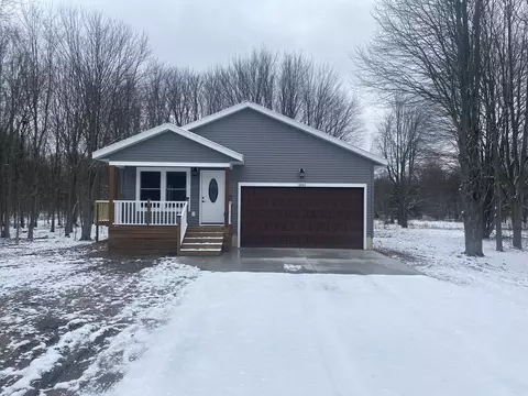 6880 Heights Ravenna Rd, Fruitport, MI 49415