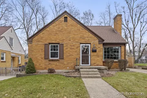 1528 Rossman Ave SE, Grand Rapids, MI 49507