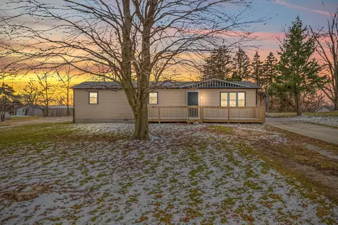 4075 Meadowlawn Dr, Camden, MI 49232