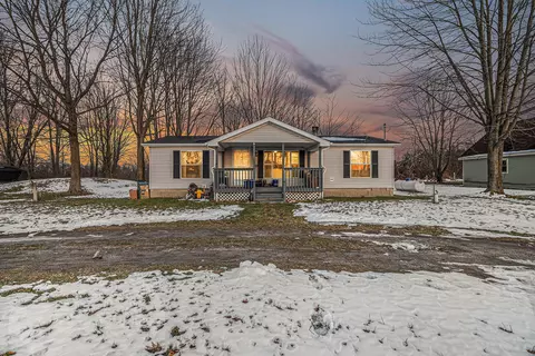 5336 S Eden Lake Rd, Custer, MI 49405