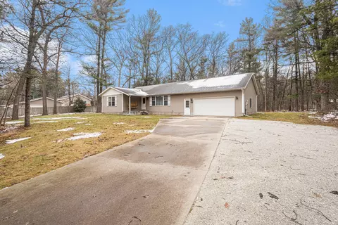 7514 Whitehall Rd, Whitehall, MI 49461 photo 2