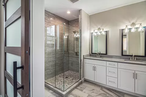 Bath - 2933 Clivedon Rd, Howell, MI 48843 photo 1 of 3