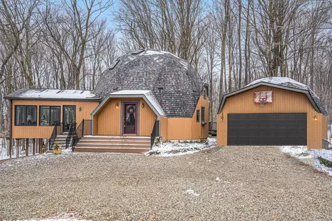 9393 N 17th St, Kalamazoo, MI 49009