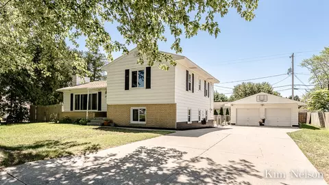 2031 Mary Ave, Muskegon, MI 49444