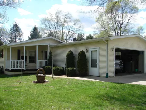 169 Holiday Dr, Brooklyn, MI 49230