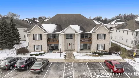 3041 E Crystal Waters Dr #2, Holland, MI 49424