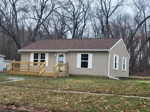 405 E Broadwell St, Albion, MI 49224 photo 3