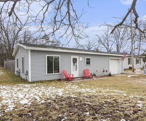 2694 S Patterson Rd, Wayland, MI 49348