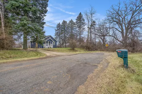 745 Barrett Ln, Jackson, MI 49202 photo 2